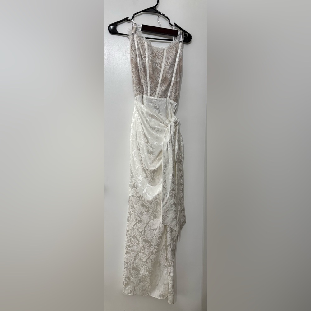 V. Chapman Jeanine Strapless Corset Wrap Gown Size 14 Wedding Formal Party